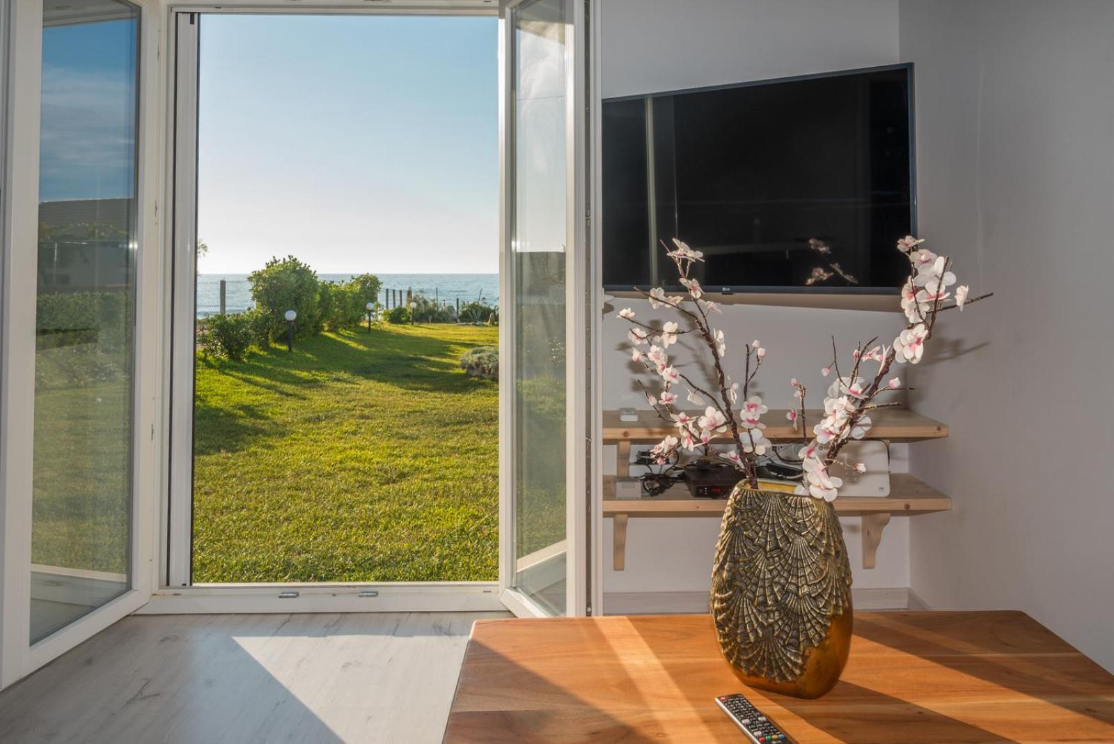 Dalas Beach HouseAlmiros Beach エクステリア 写真