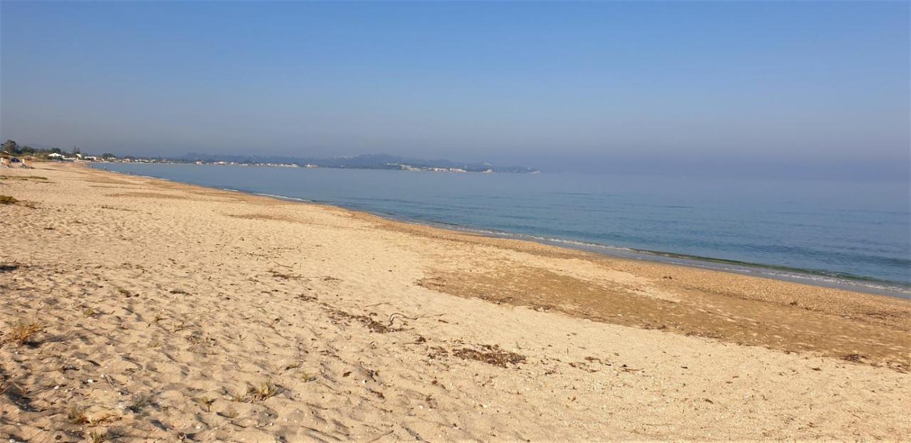 Dalas Beach HouseAlmiros Beach エクステリア 写真