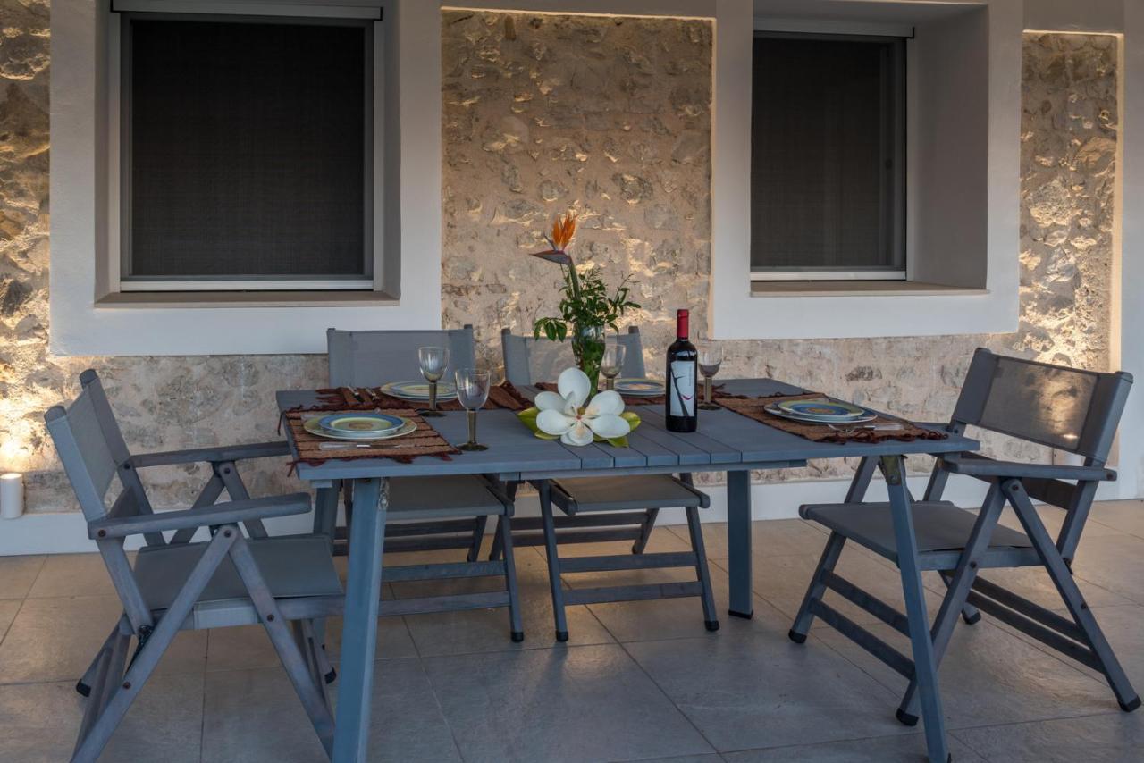 Dalas Beach HouseAlmiros Beach エクステリア 写真