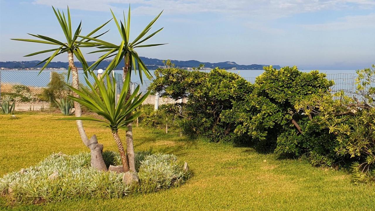 Dalas Beach HouseAlmiros Beach エクステリア 写真