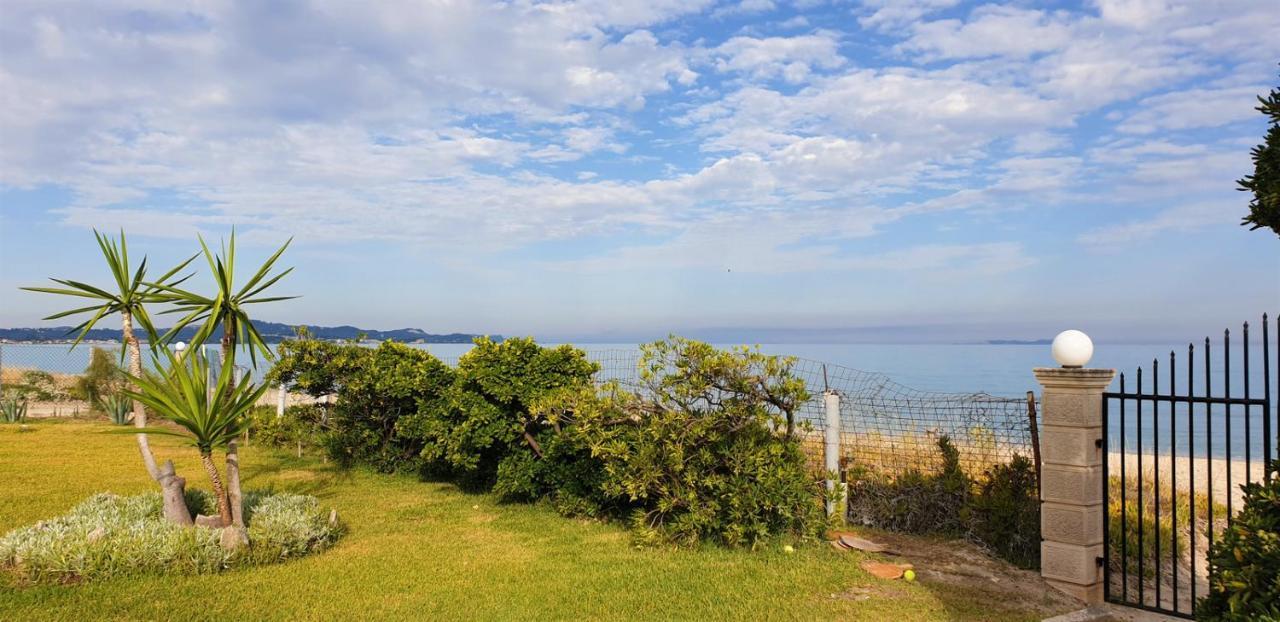 Dalas Beach HouseAlmiros Beach エクステリア 写真