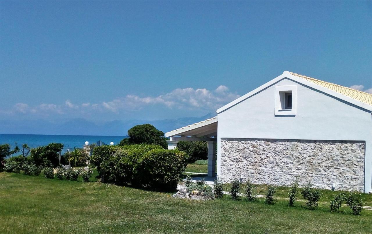 Dalas Beach HouseAlmiros Beach エクステリア 写真